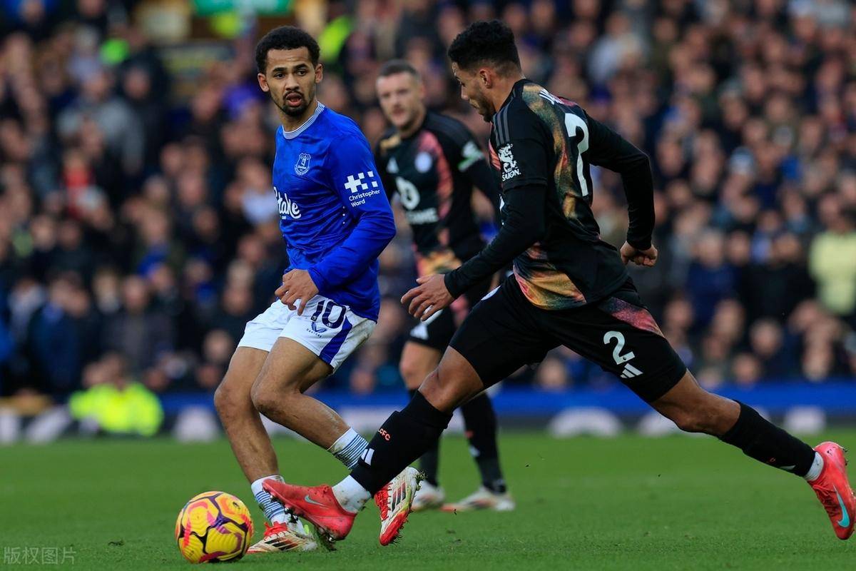 开云平台-包含埃弗顿主场逼平伯恩茅斯，难分胜负的词条