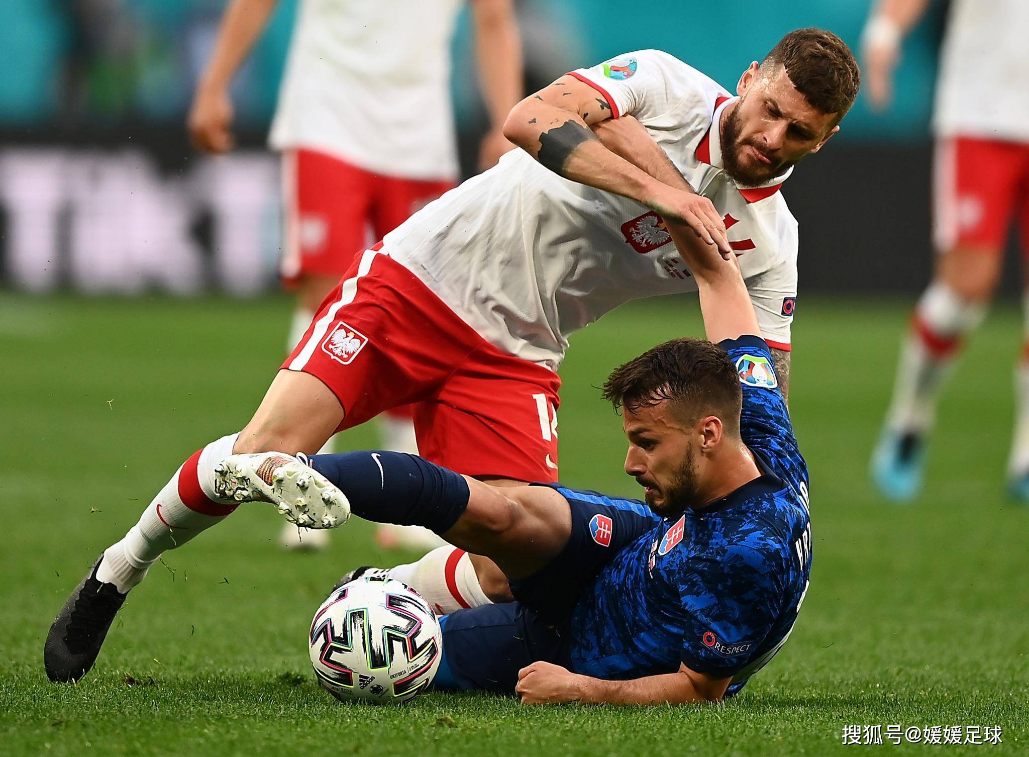 包含阿塞拜疆火力全开，击败对手晋级欧锦赛的词条