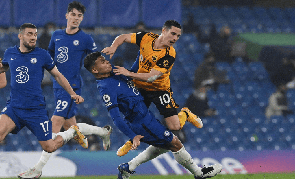 包含切尔西战胜狼队，继续积分榜前四位置的词条