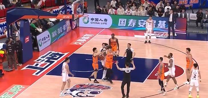 南方球队客场状况不佳，遭遇两连败