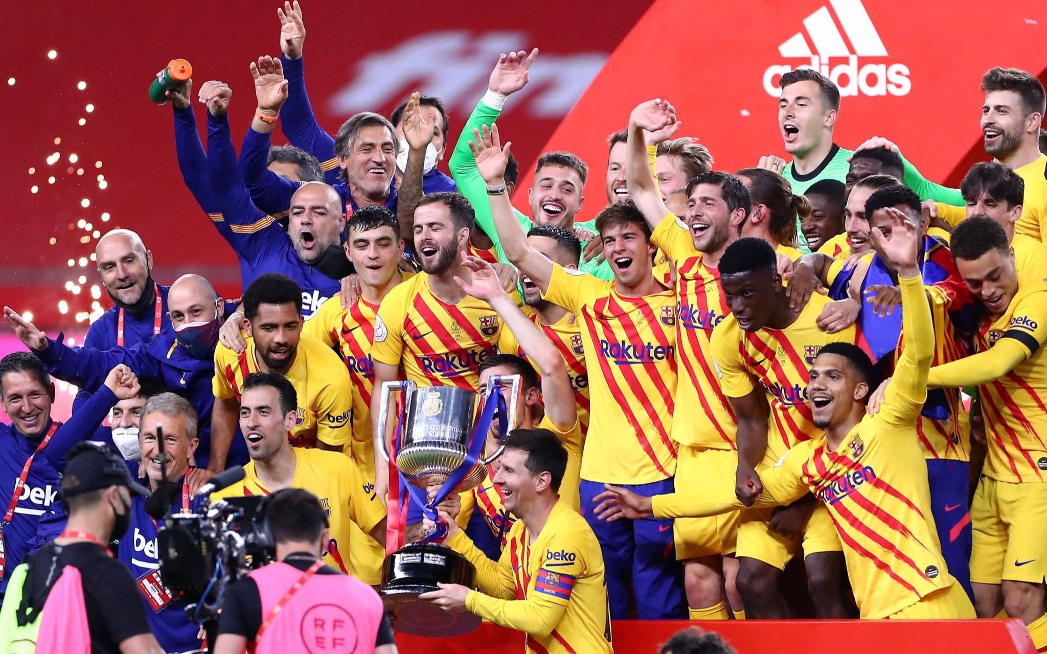 切尔西客场不敌瓦伦西亚，小组赛两连败