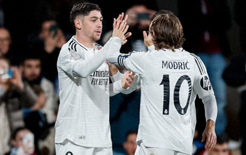 开云下载-包含皇家马德里险胜，成功晋级下一轮比赛的词条