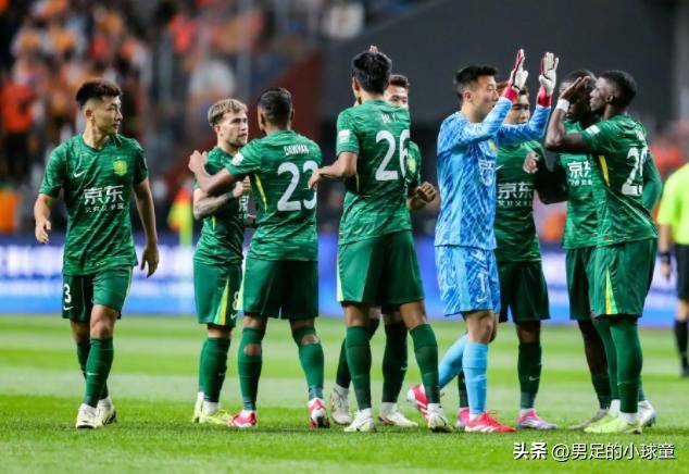 包含日本球队列强争冠头名，中超战队全力冲刺的词条