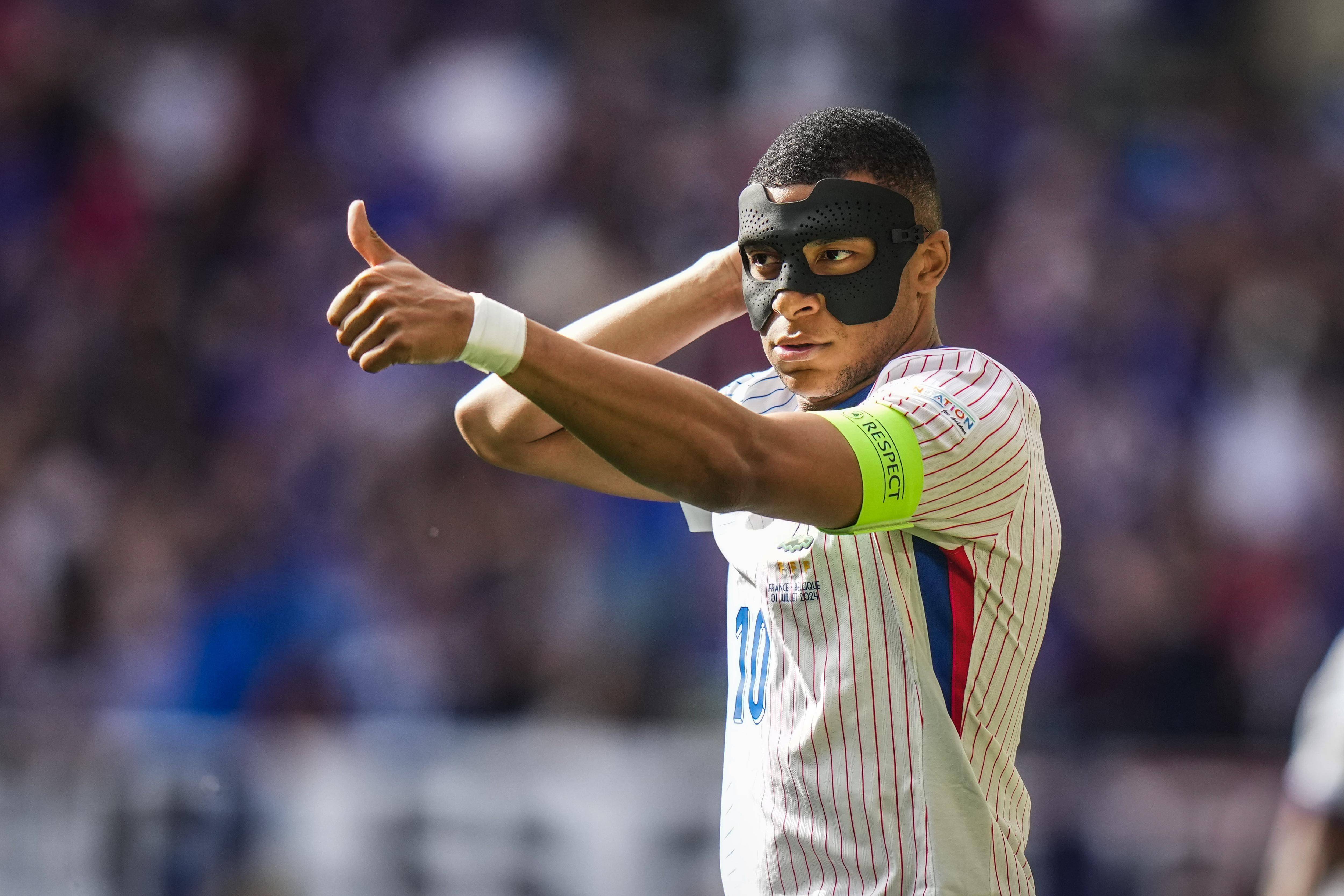 包含西班牙队殊死搏斗，斩获欧锦赛八强的词条