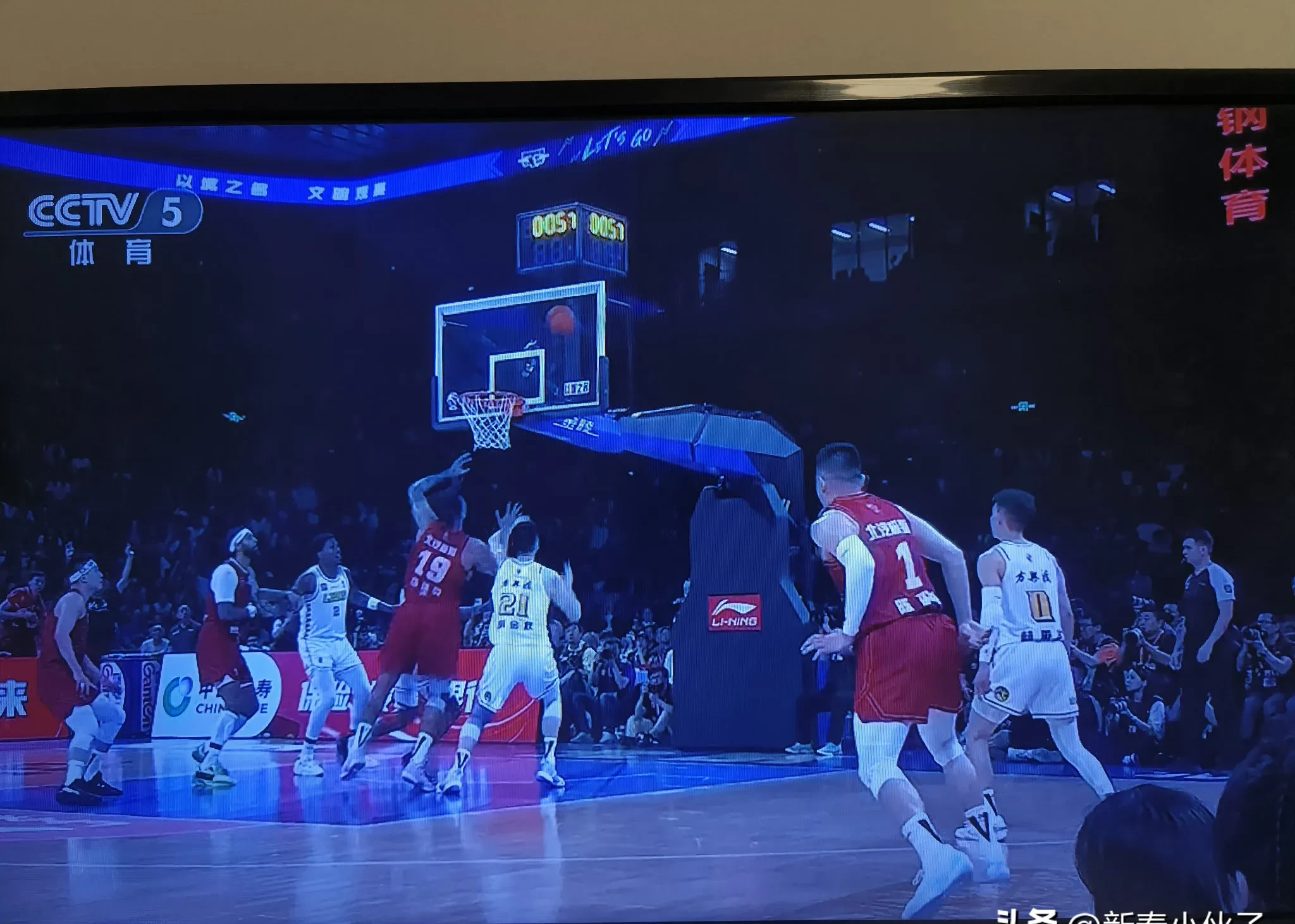 开云体育-包含经典比赛场面再现，抢眼战绩引无数掌声的词条