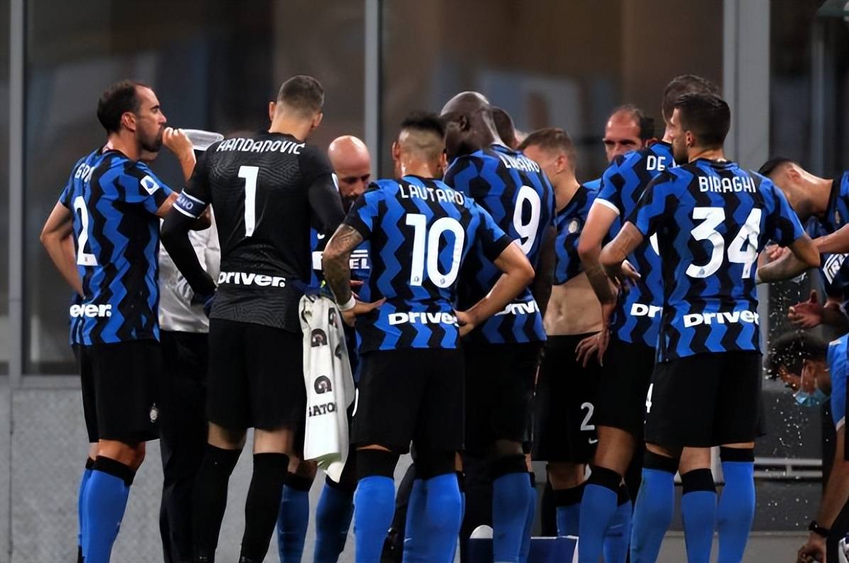 包含乌迪内斯的抗争：主场力保不败的词条