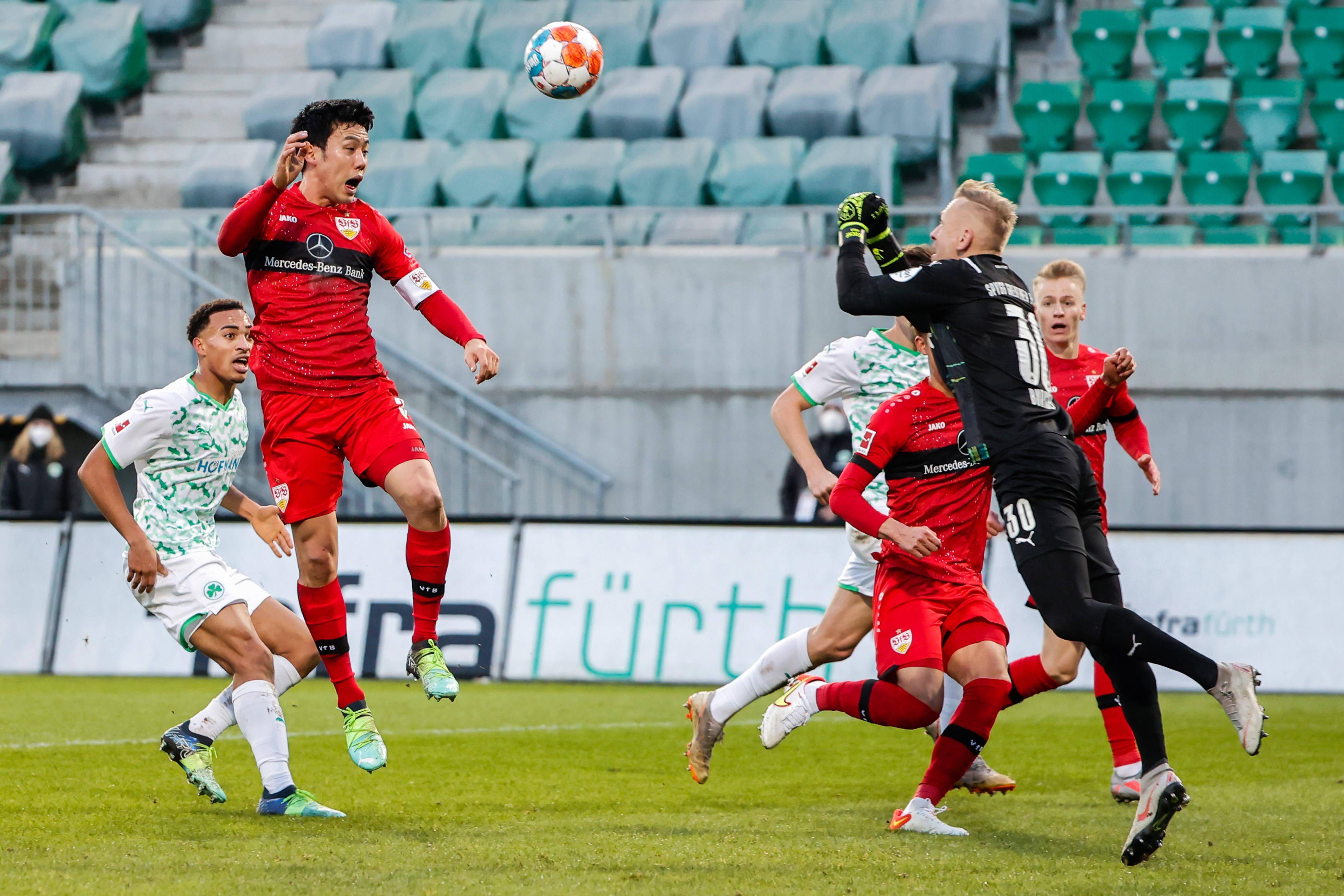 利物浦爆冷战平斯图加特，继续领跑德甲积分榜的简单介绍