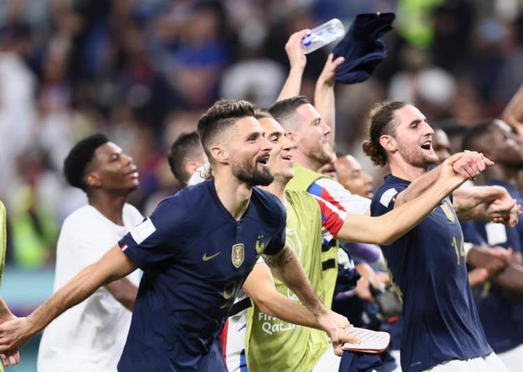 开云体育官方网站-包含奥地利维也纳卫冕欧联赛，锋线压制局势的词条