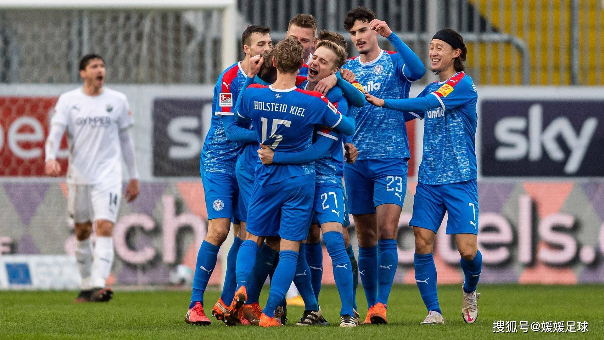 开云体育官方网站-比利亚雷亚尔客场1-2不敌皇家社会，西甲四连败！的简单介绍