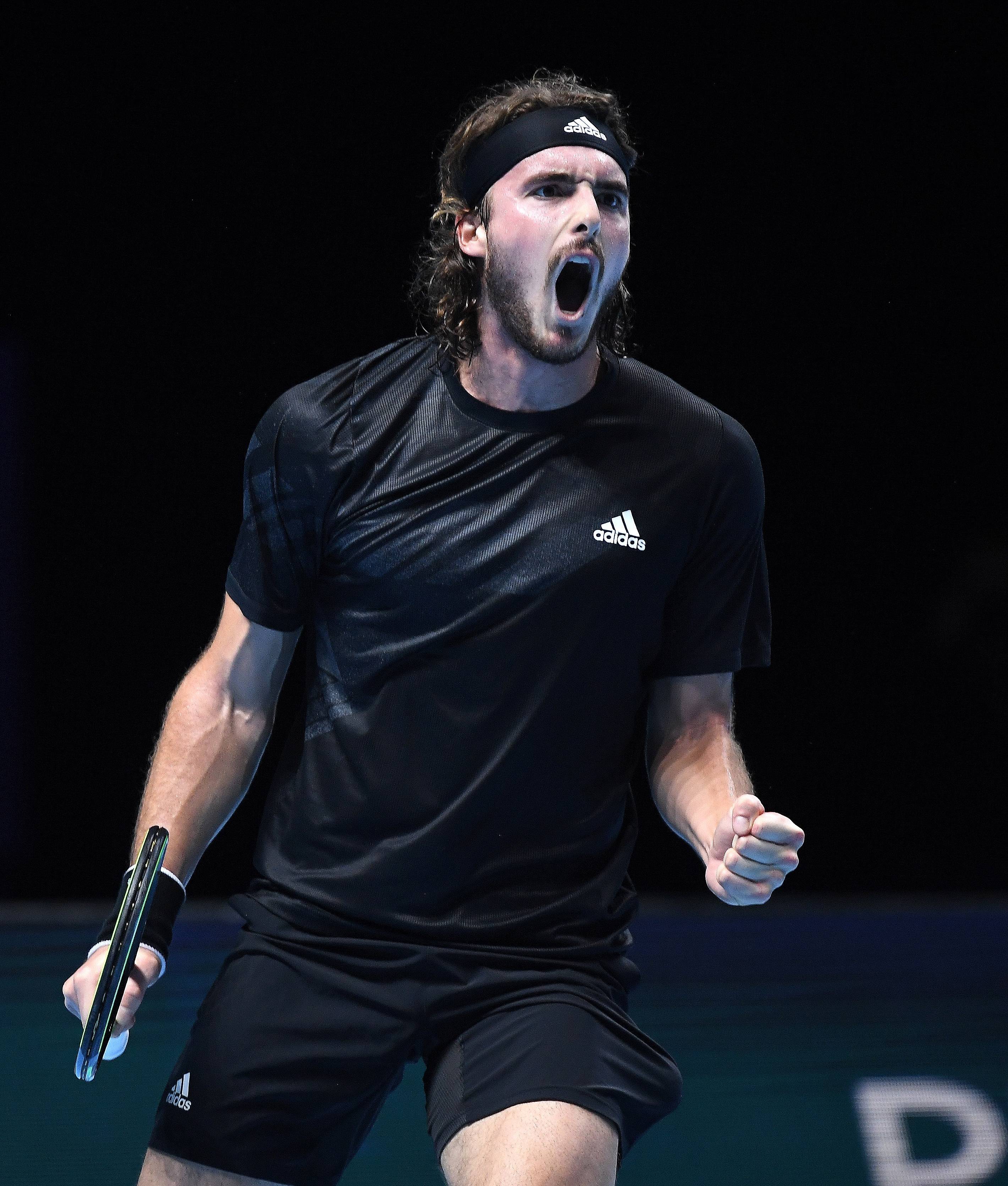 包含日本网球队爆冷德国网球队，西西帕斯统治全场的词条