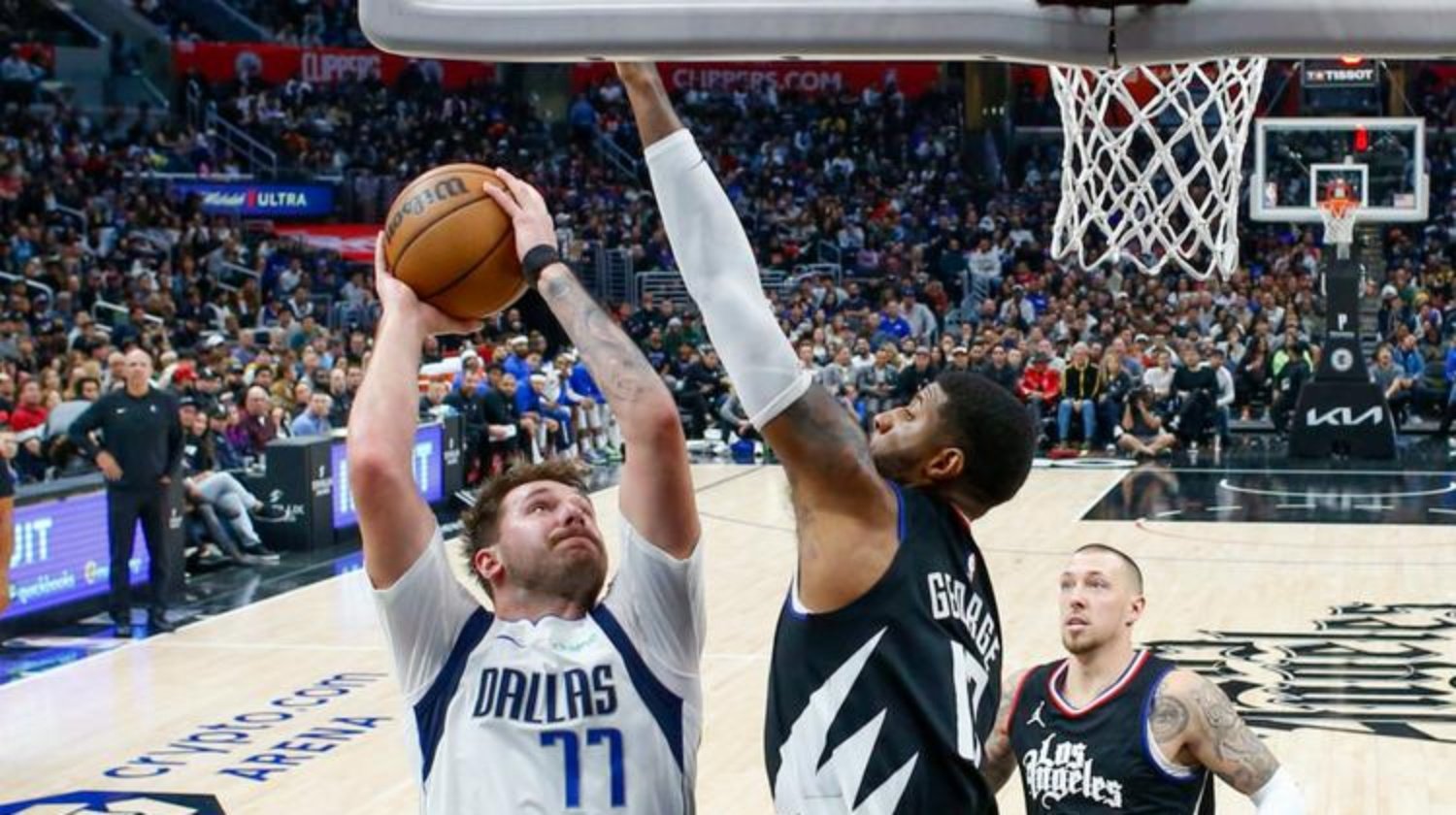 火箭主场击败开拓者，提前止颓势