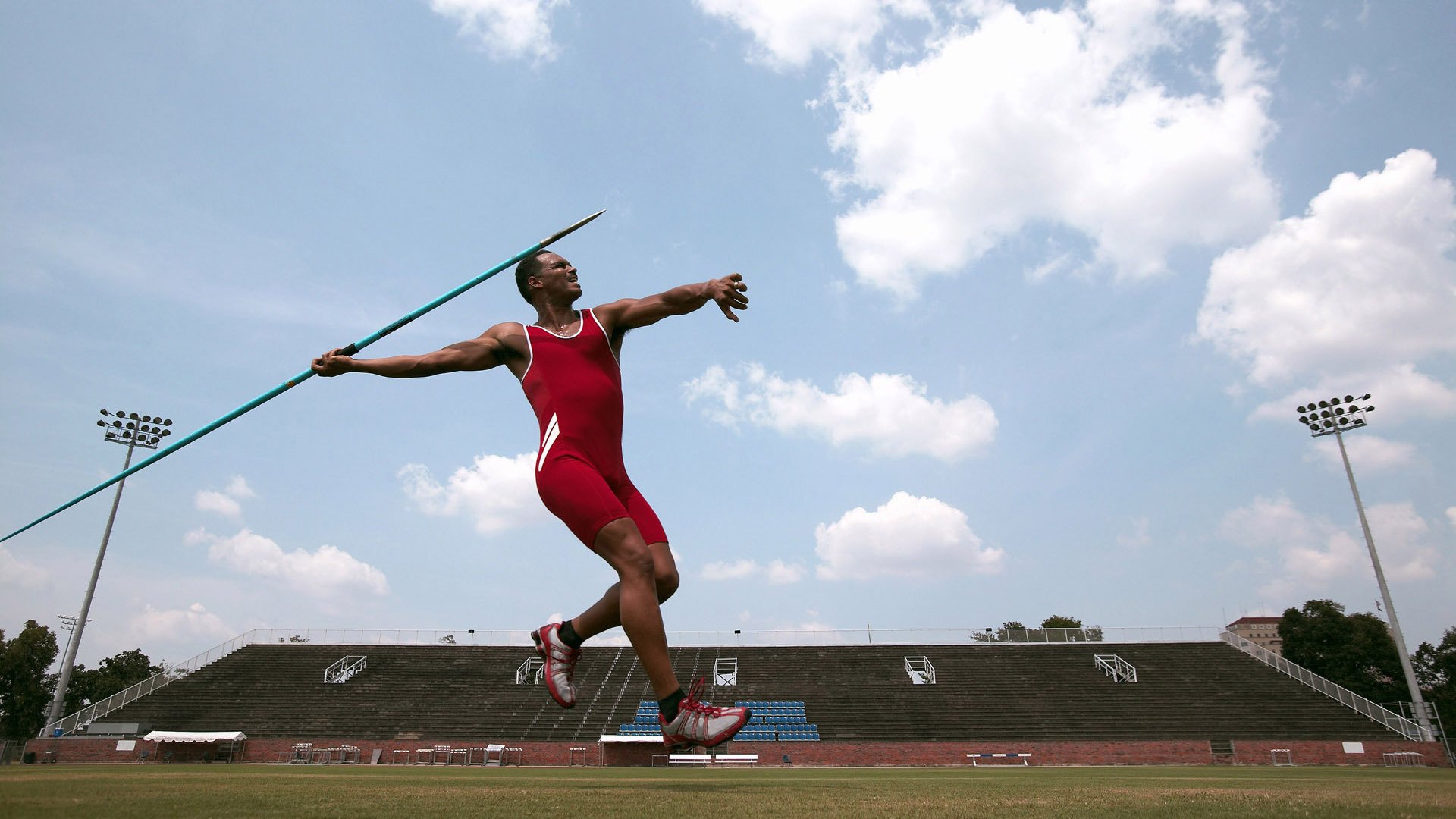 C罗孤胆破长夜，瑞士铁蹄碾红魔，足球的狂想与秩序